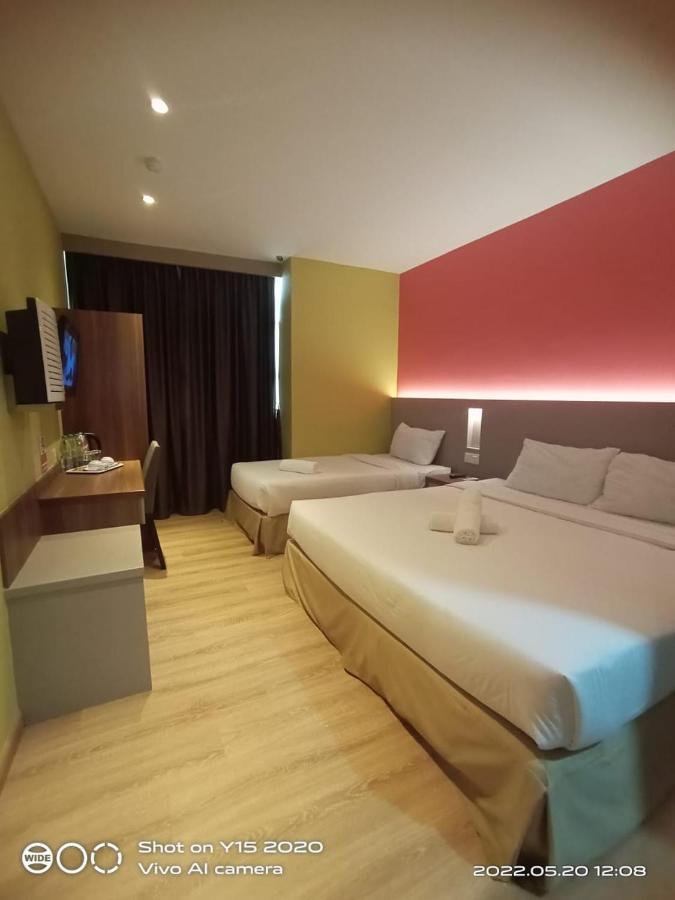 Yee Hotel Permas Jaya Johor Bahru Exterior photo