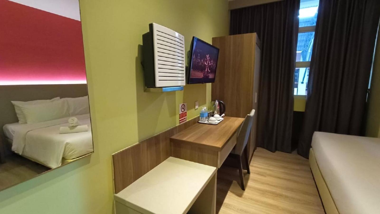 Yee Hotel Permas Jaya Johor Bahru Exterior photo