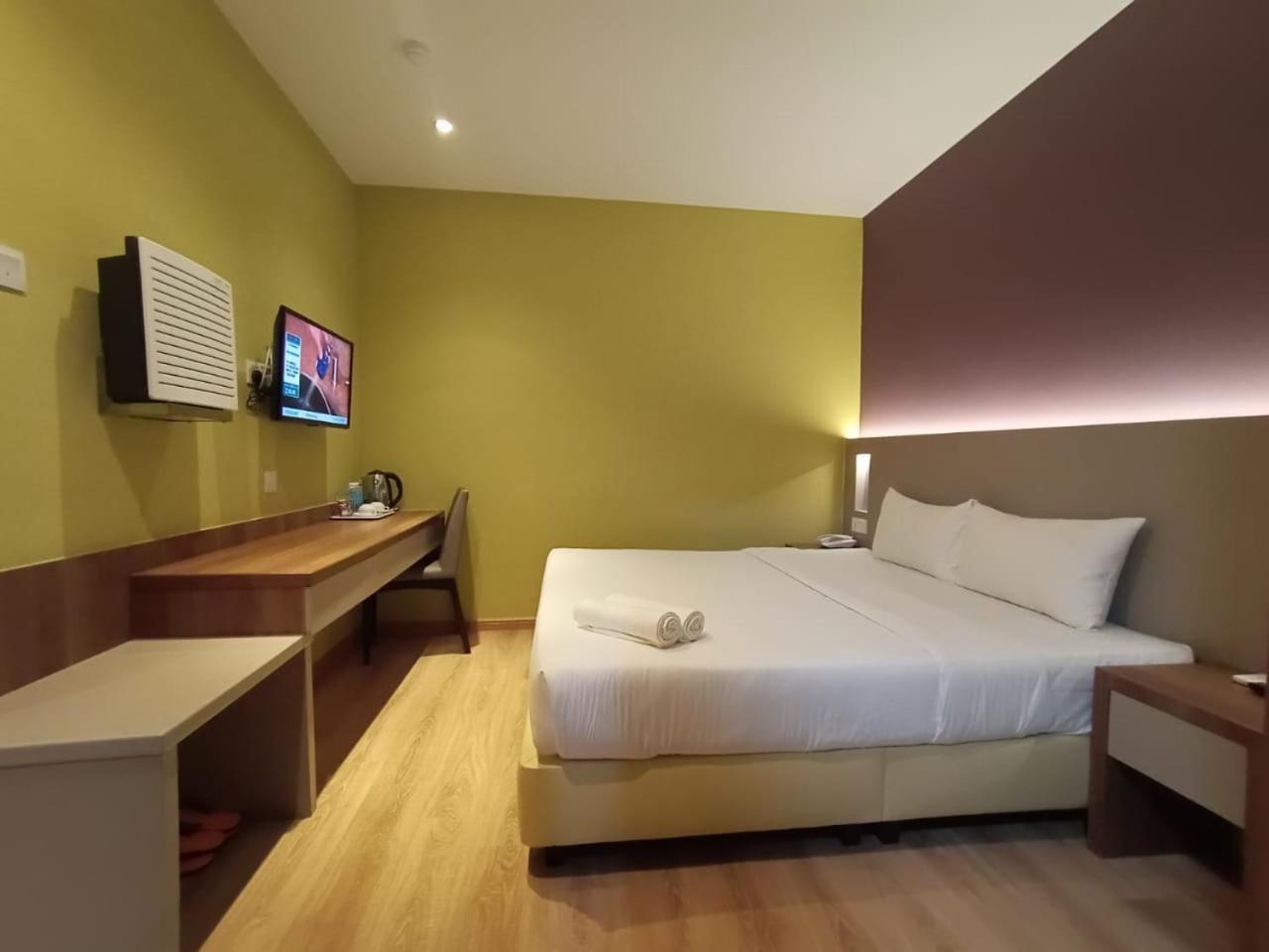 Yee Hotel Permas Jaya Johor Bahru Exterior photo